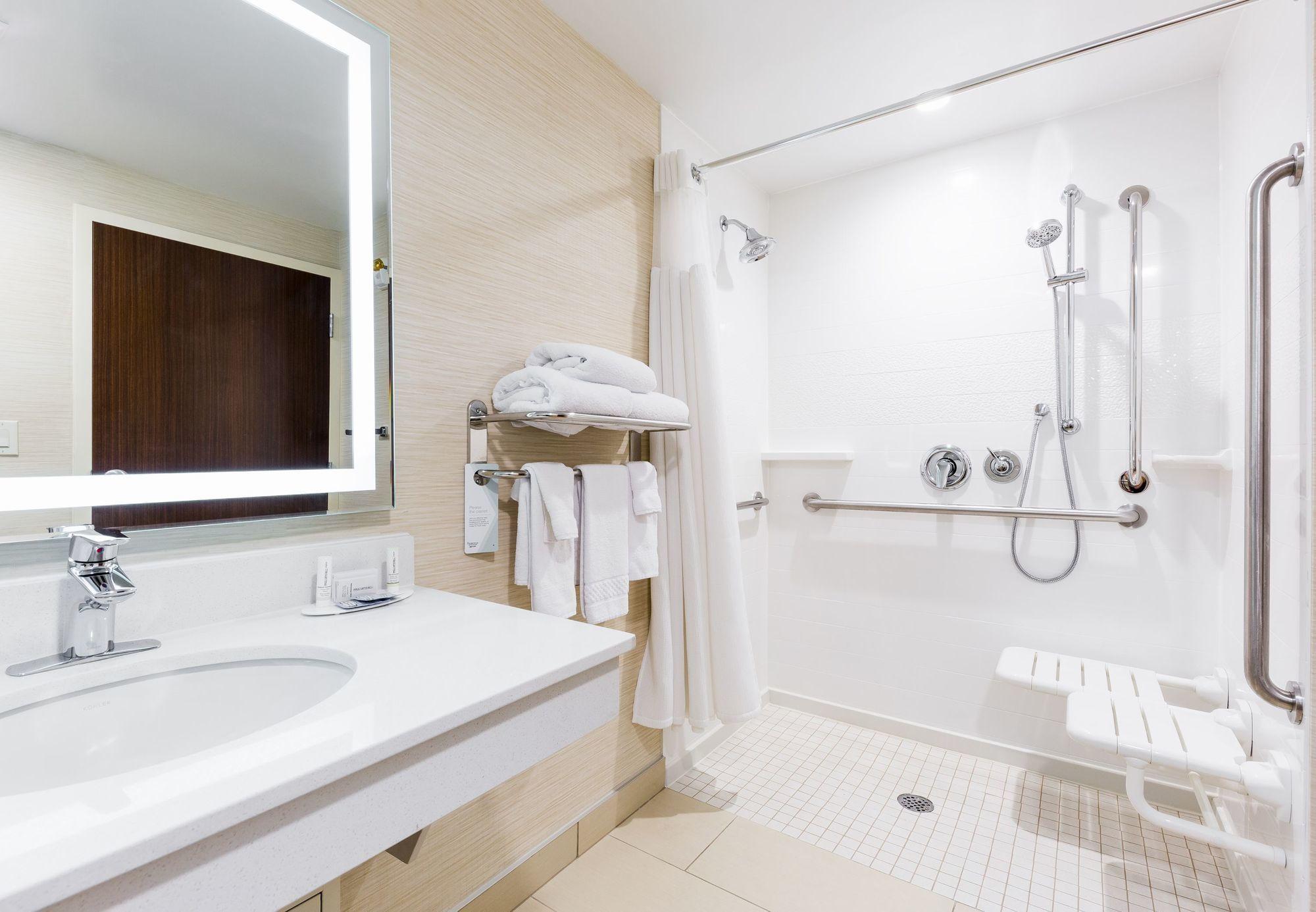 Fairfield Inn & Suites By Marriott Edmonton North Екстериор снимка