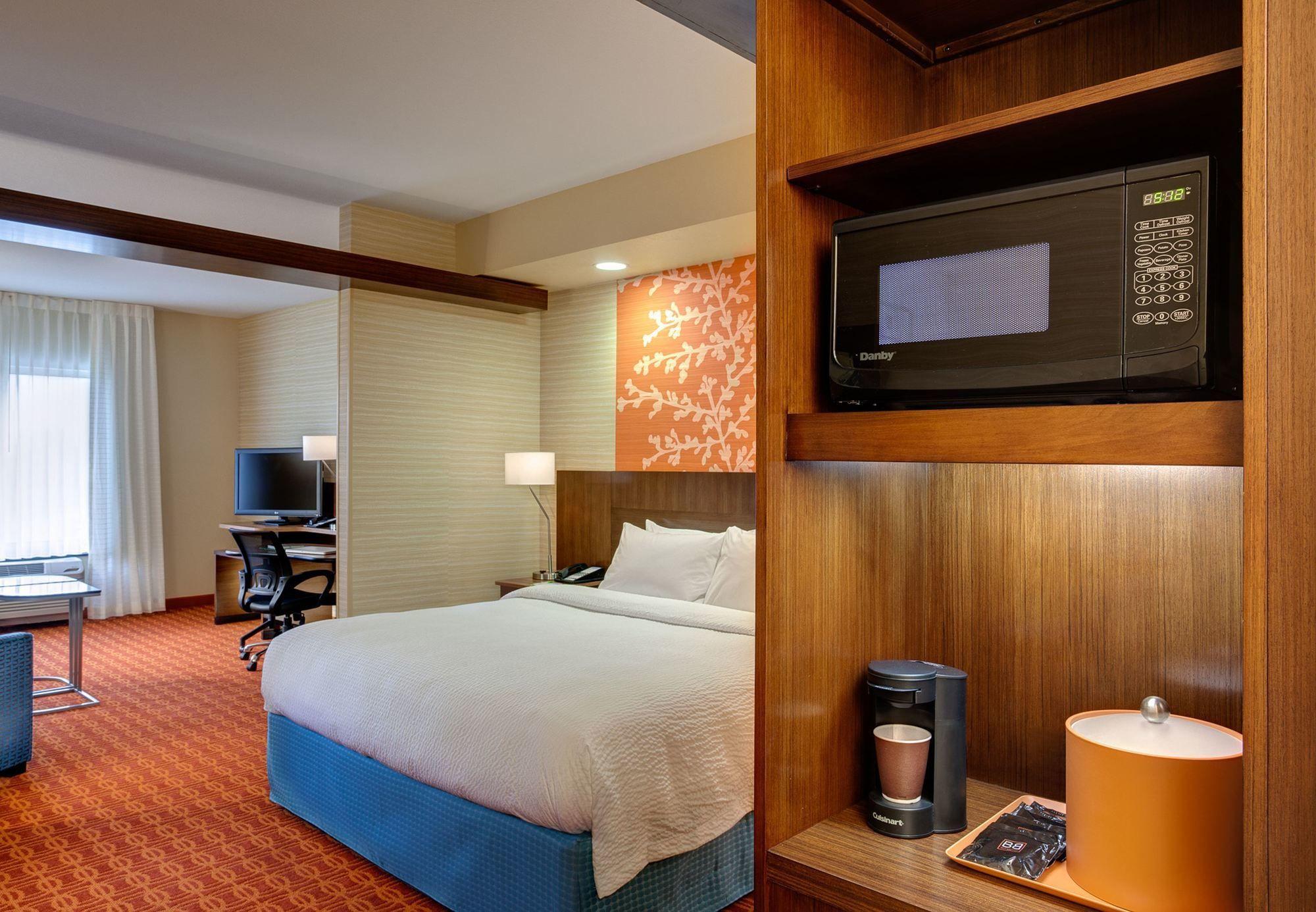 Fairfield Inn & Suites By Marriott Edmonton North Екстериор снимка