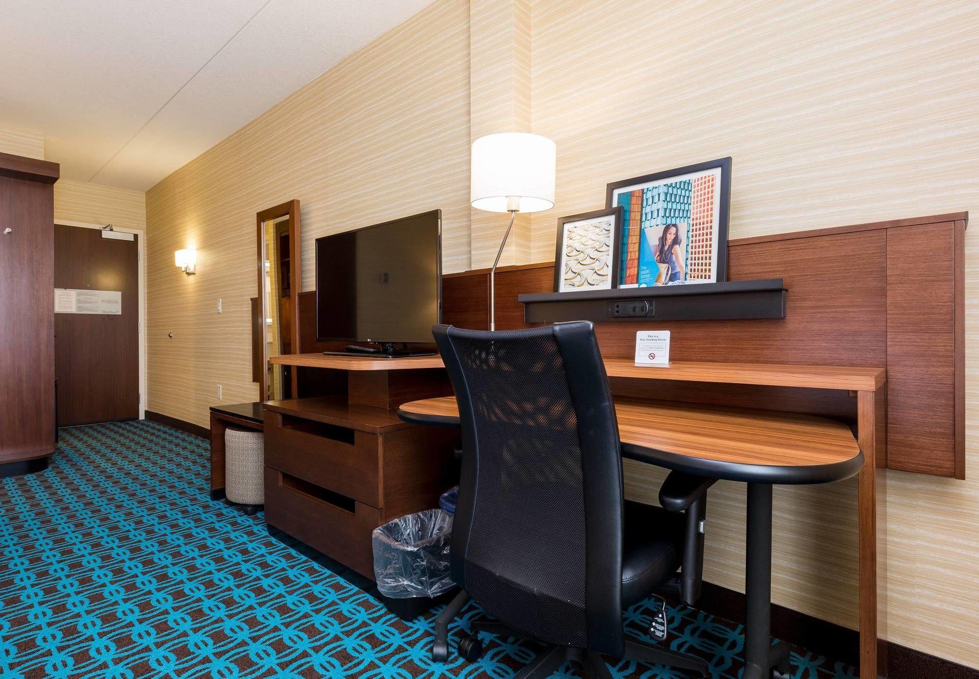Fairfield Inn & Suites By Marriott Edmonton North Екстериор снимка