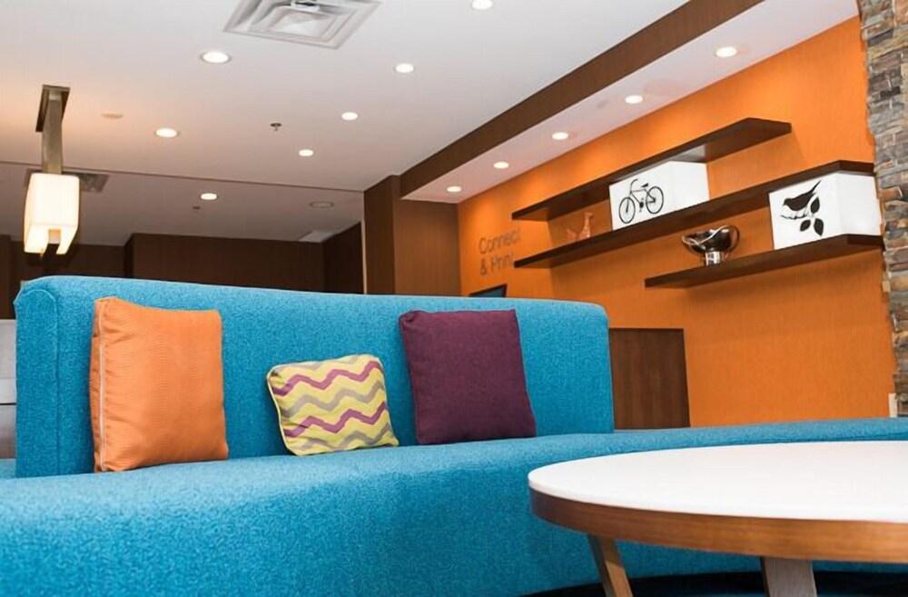 Fairfield Inn & Suites By Marriott Edmonton North Екстериор снимка