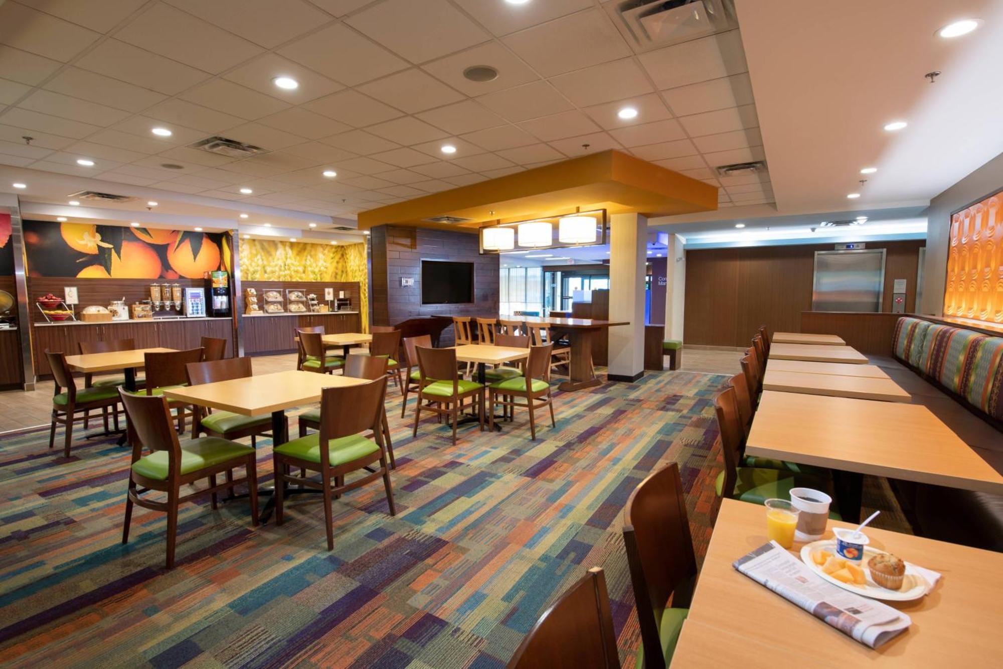 Fairfield Inn & Suites By Marriott Edmonton North Екстериор снимка